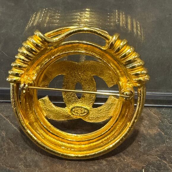 Chanel Vintage Circle Wrap Brooch 94P 24k Gold Plated Authentic CoA - Picture 7 of 7